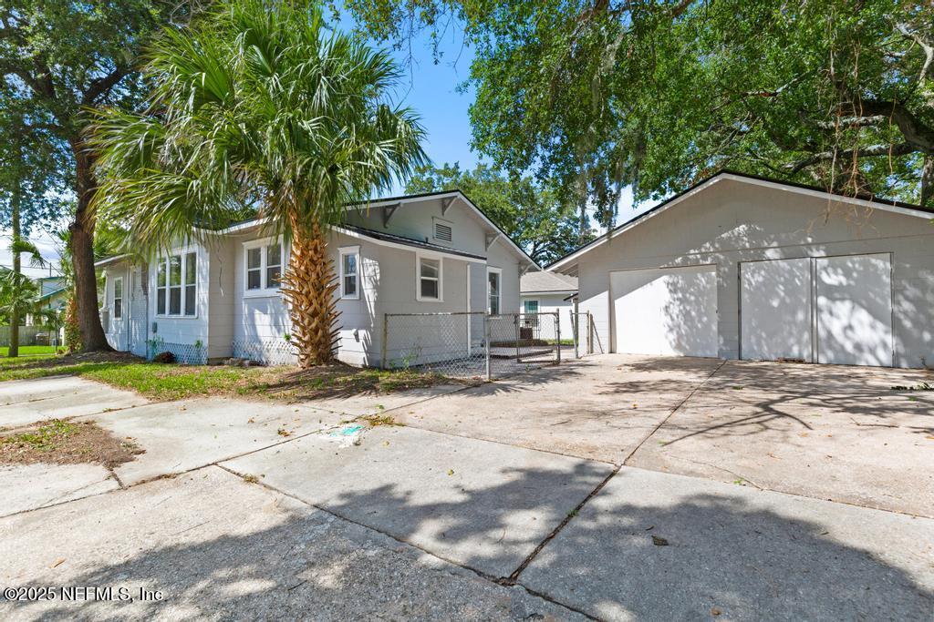 803 ESCAMBIA Street