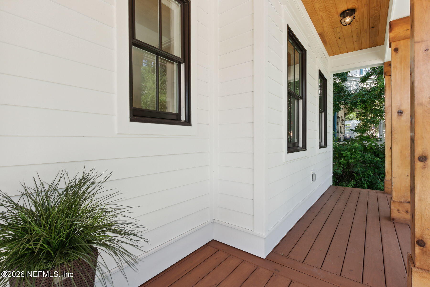 1114 WHITE Street