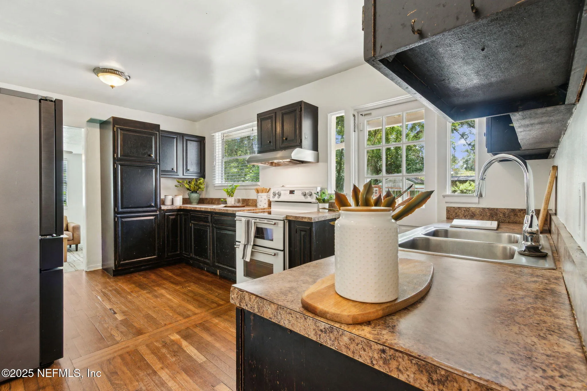 Jacksonville, Florida 32210, United States, 3 Bedrooms Bedrooms, ,2 BathroomsBathrooms,Residential,Pending,181986