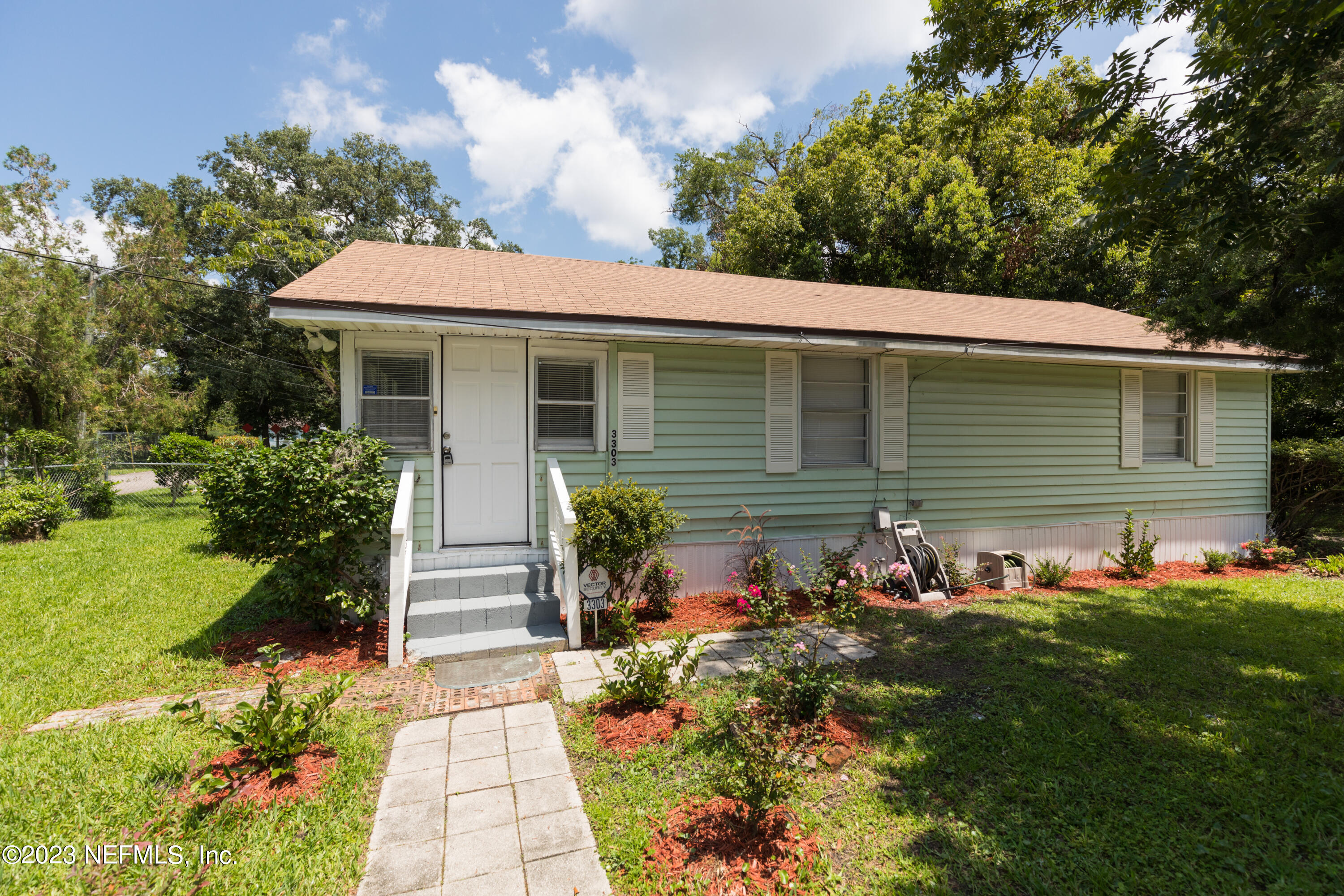 Jacksonville, FL home for sale located at 3303 Jones Street, Jacksonville, FL 32206
