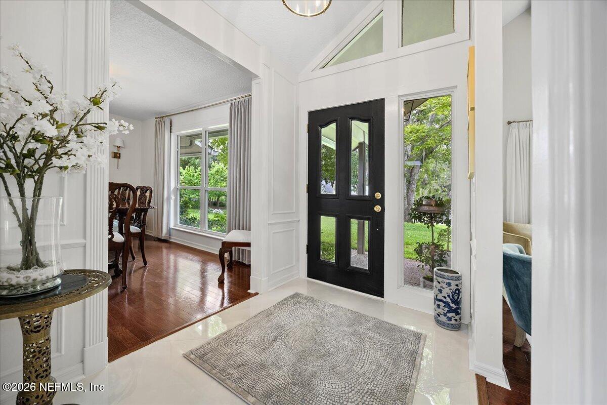 8176 BLUE JAY Lane