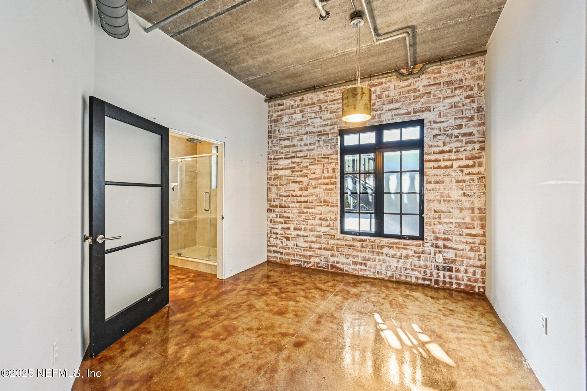 2064 HERSCHEL Street 106