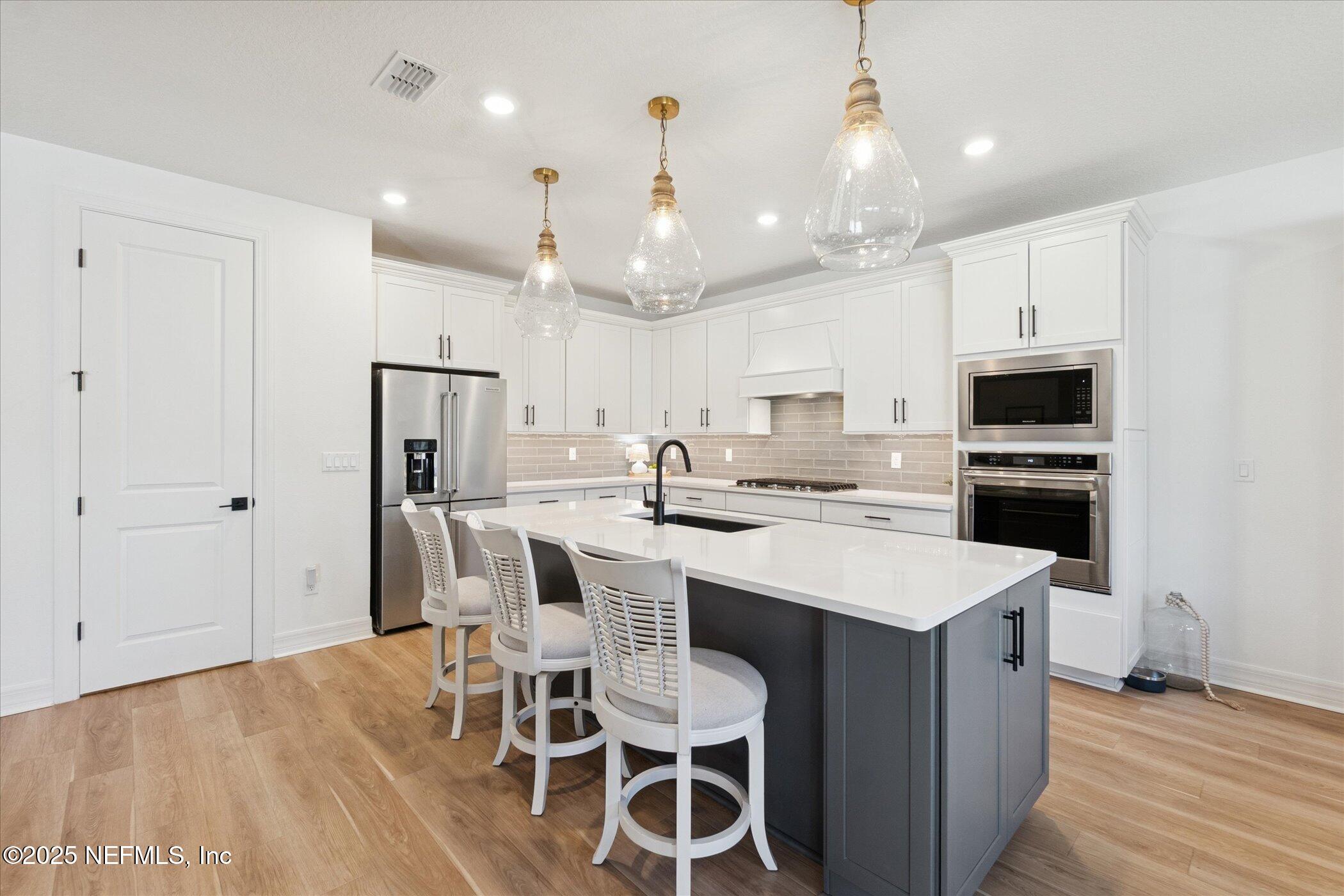 442 HAWTHORN PARK Circle