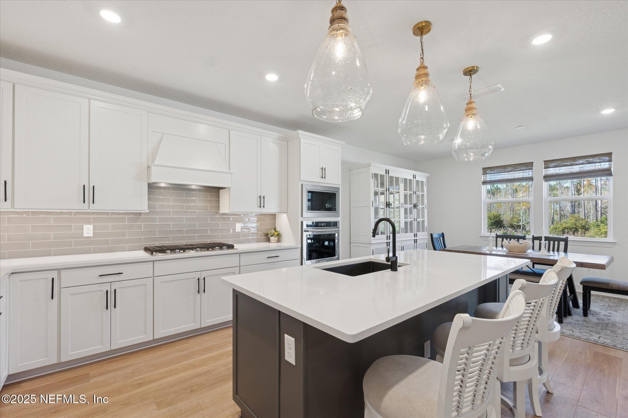 442 HAWTHORN PARK Circle