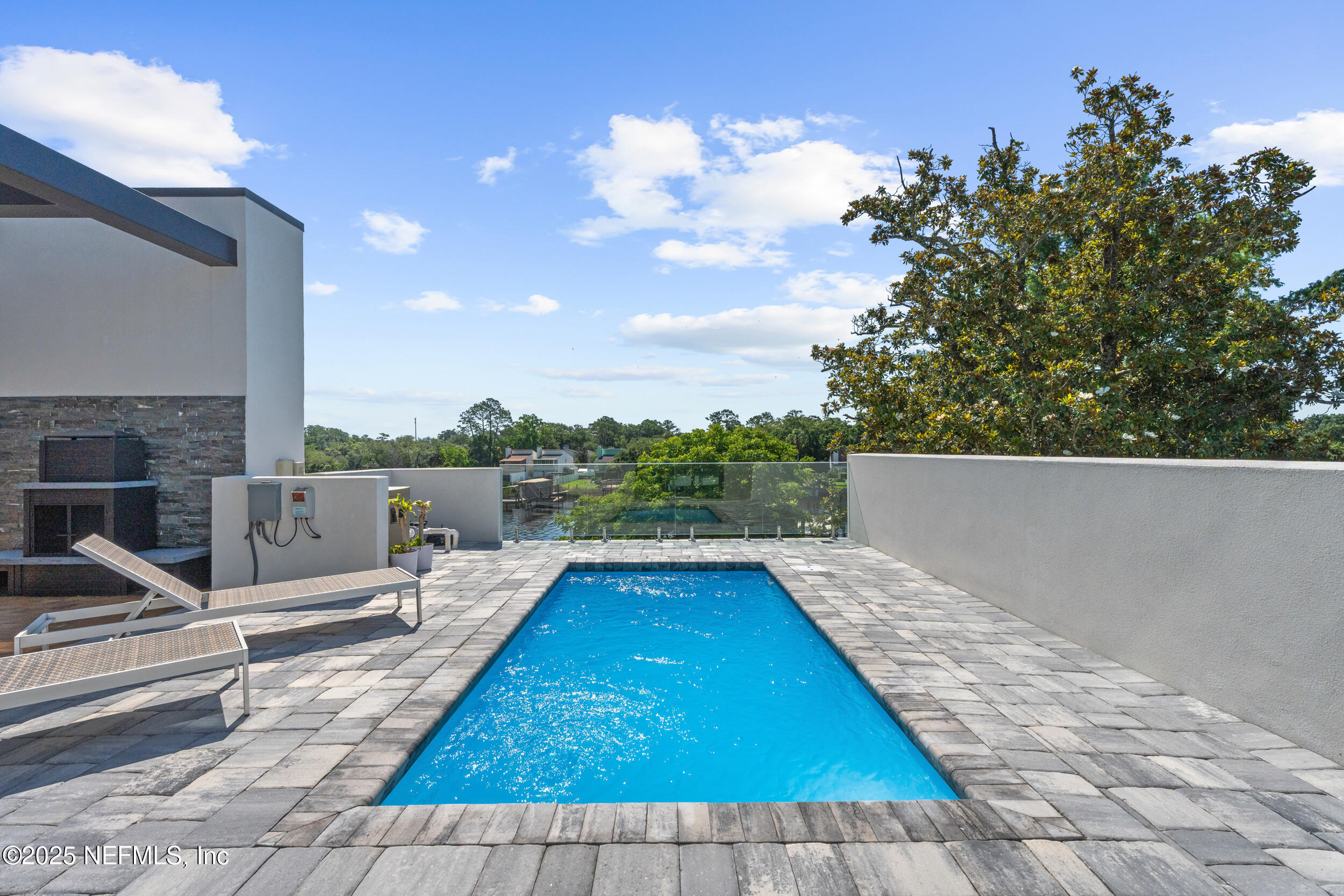 226 RIVER HILLS Drive
