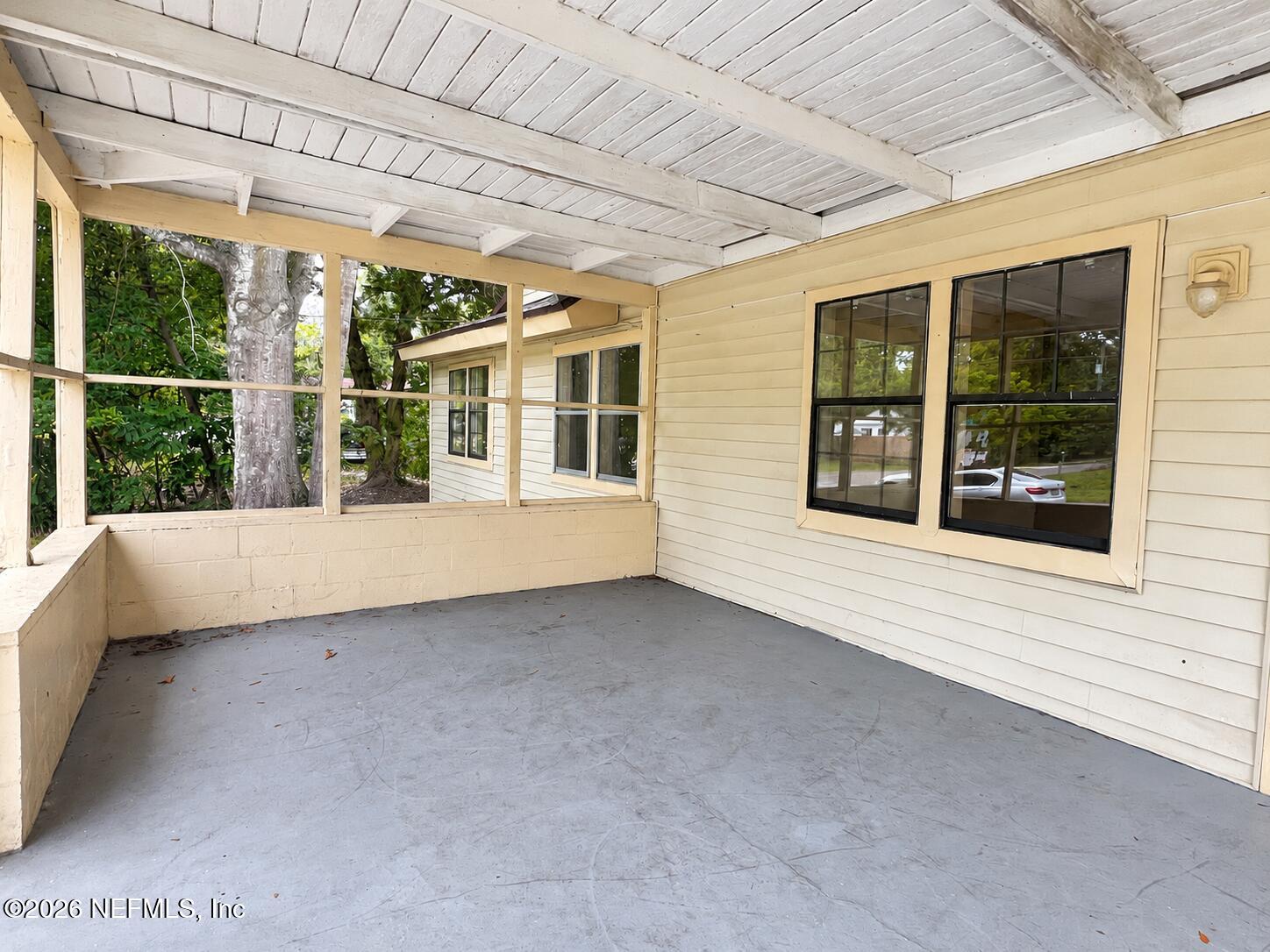 957 ODESSA Drive E