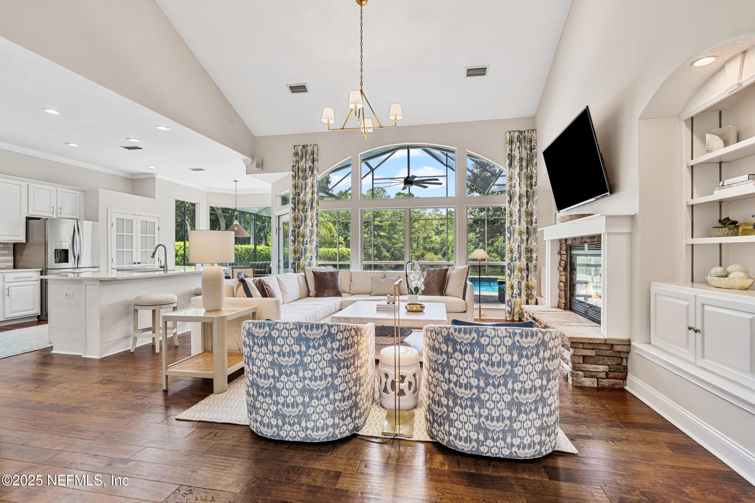 152 WOODLANDS CREEK Drive