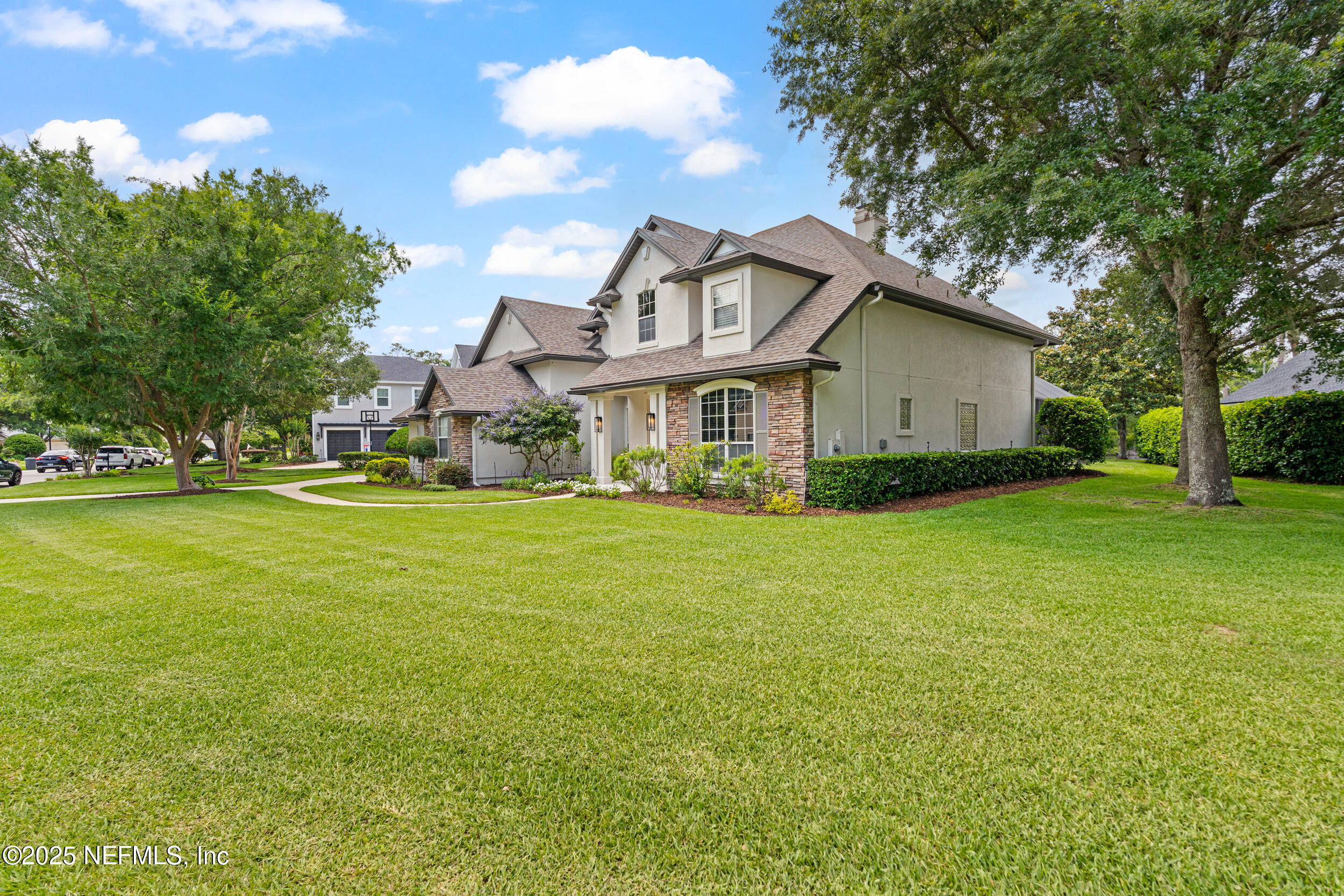 152 WOODLANDS CREEK Drive