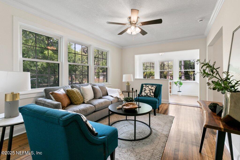 1263 MACARTHUR Street