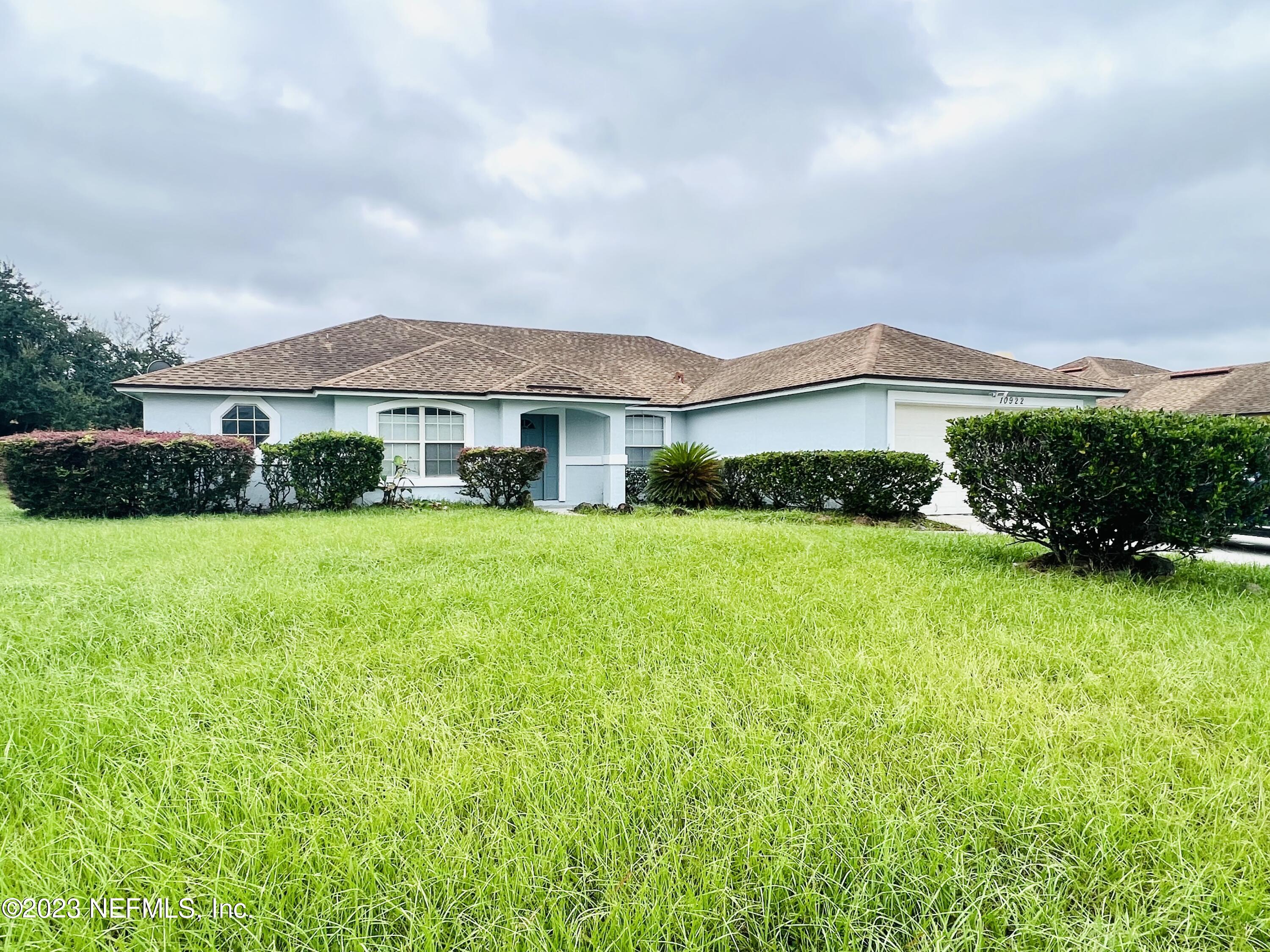 JACKSONVILLE, FL home for sale located at 10922 TAURINA RIDGE DR, JACKSONVILLE, FL 32218