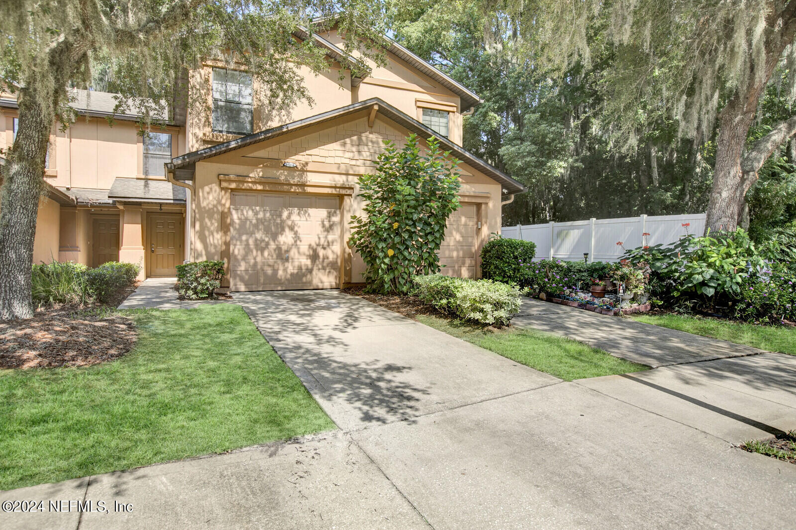 View Jacksonville, FL 32218 townhome