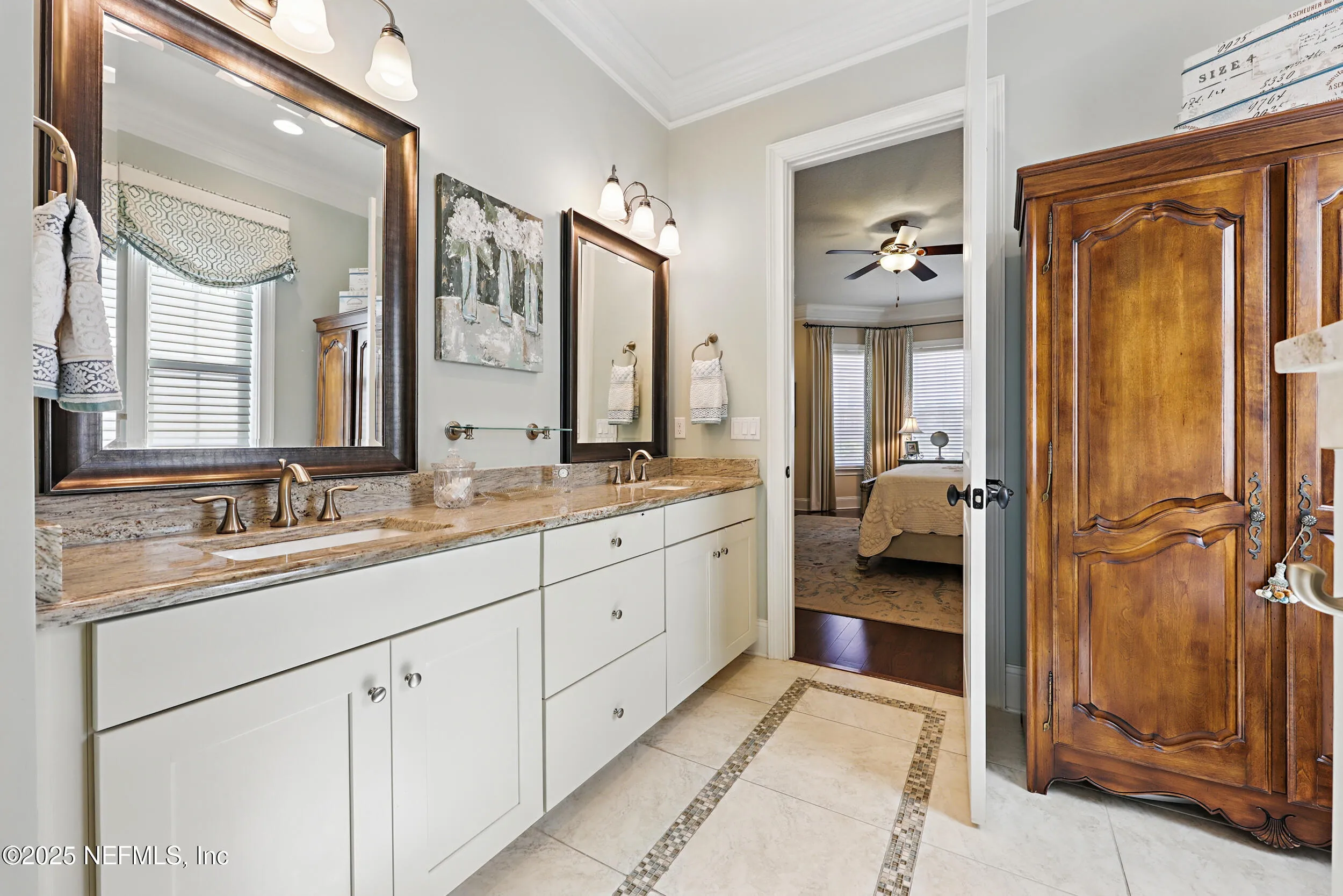 Jacksonville, Florida 32207, United States, 4 Bedrooms Bedrooms, ,5 BathroomsBathrooms,Residential,Pending,86558