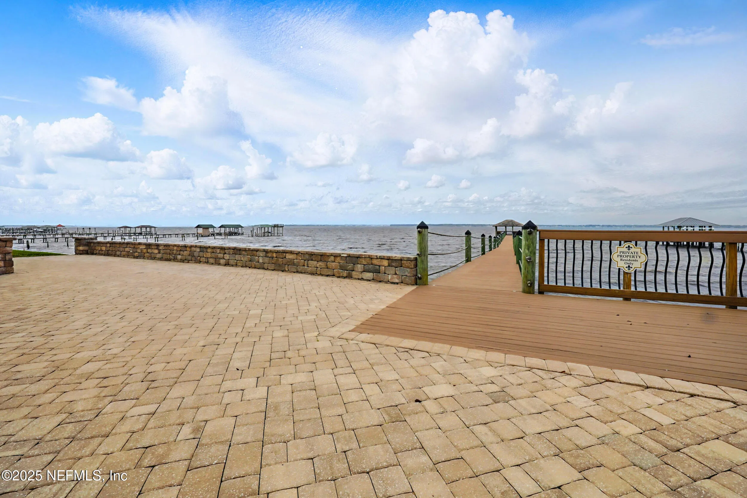 Jacksonville, Florida 32207, United States, 4 Bedrooms Bedrooms, ,5 BathroomsBathrooms,Residential,Pending,86558