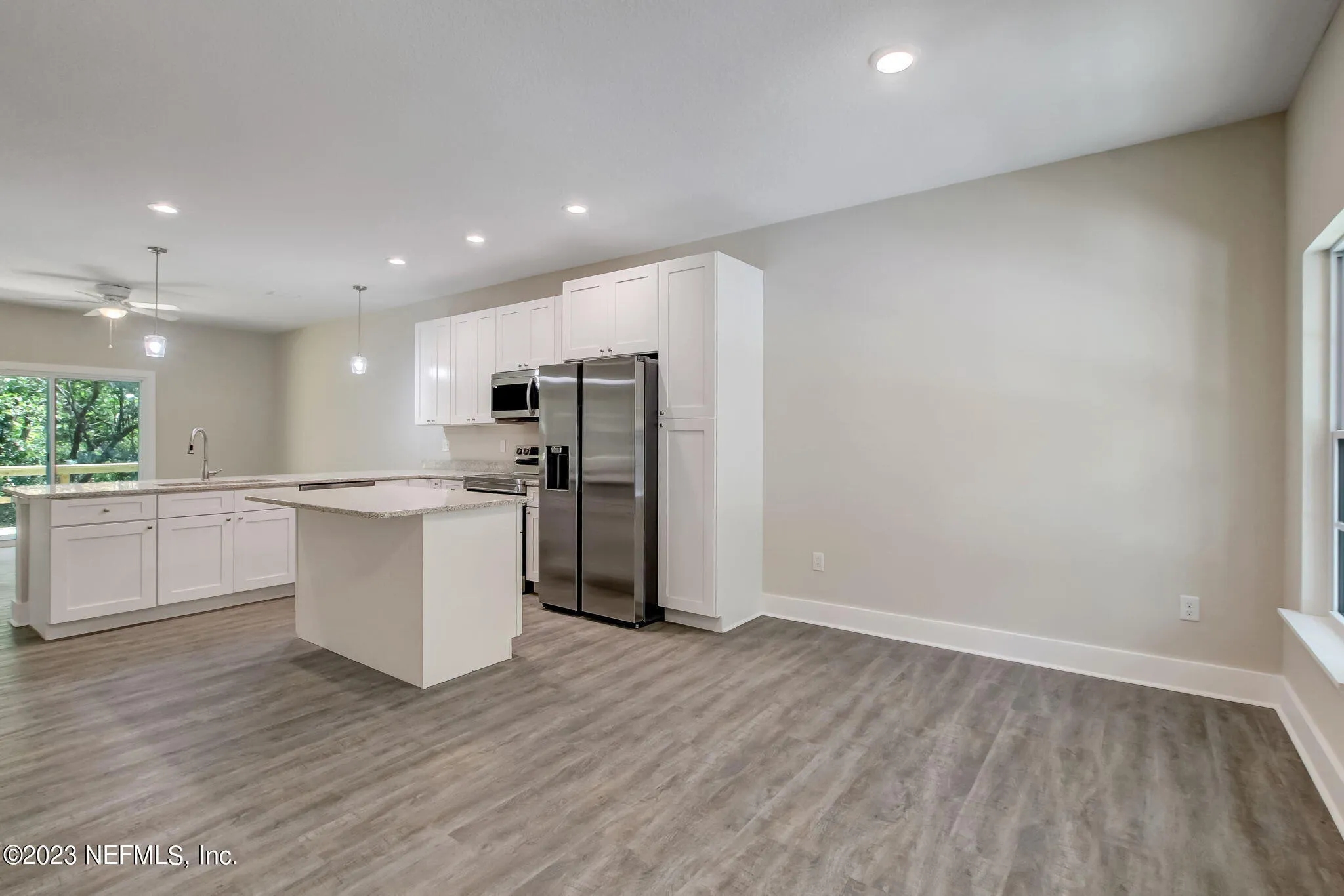 Fernandina Beach, Florida 32034, United States, 4 Bedrooms Bedrooms, ,3 BathroomsBathrooms,Residential,Pending,18043