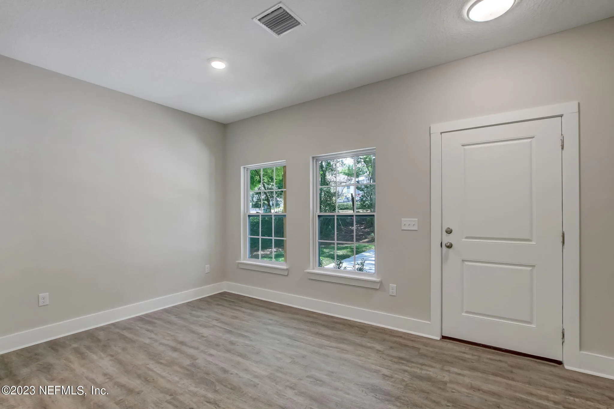 Fernandina Beach, Florida 32034, United States, 4 Bedrooms Bedrooms, ,3 BathroomsBathrooms,Residential,Pending,18043