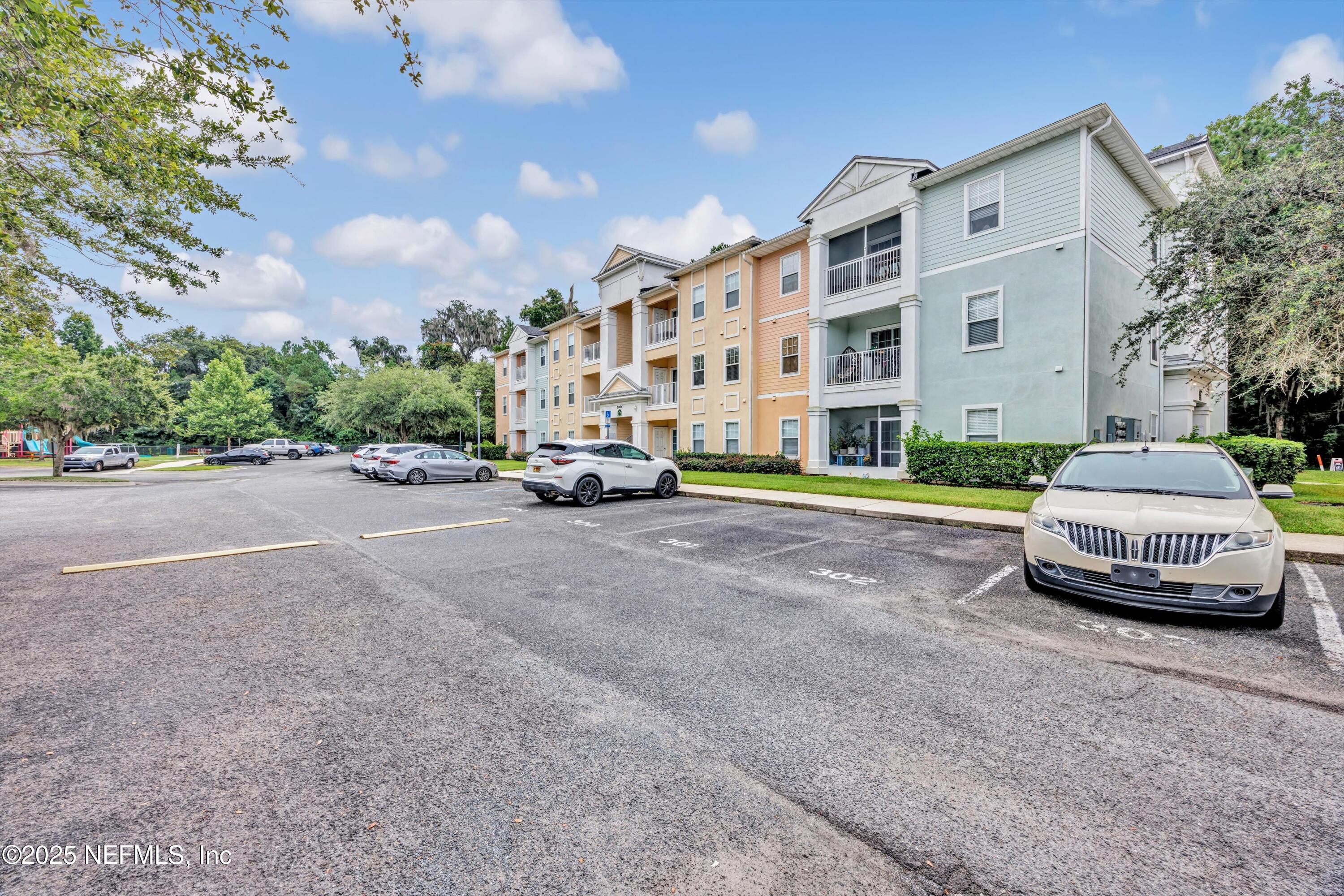 5006 KEY LIME Drive 203