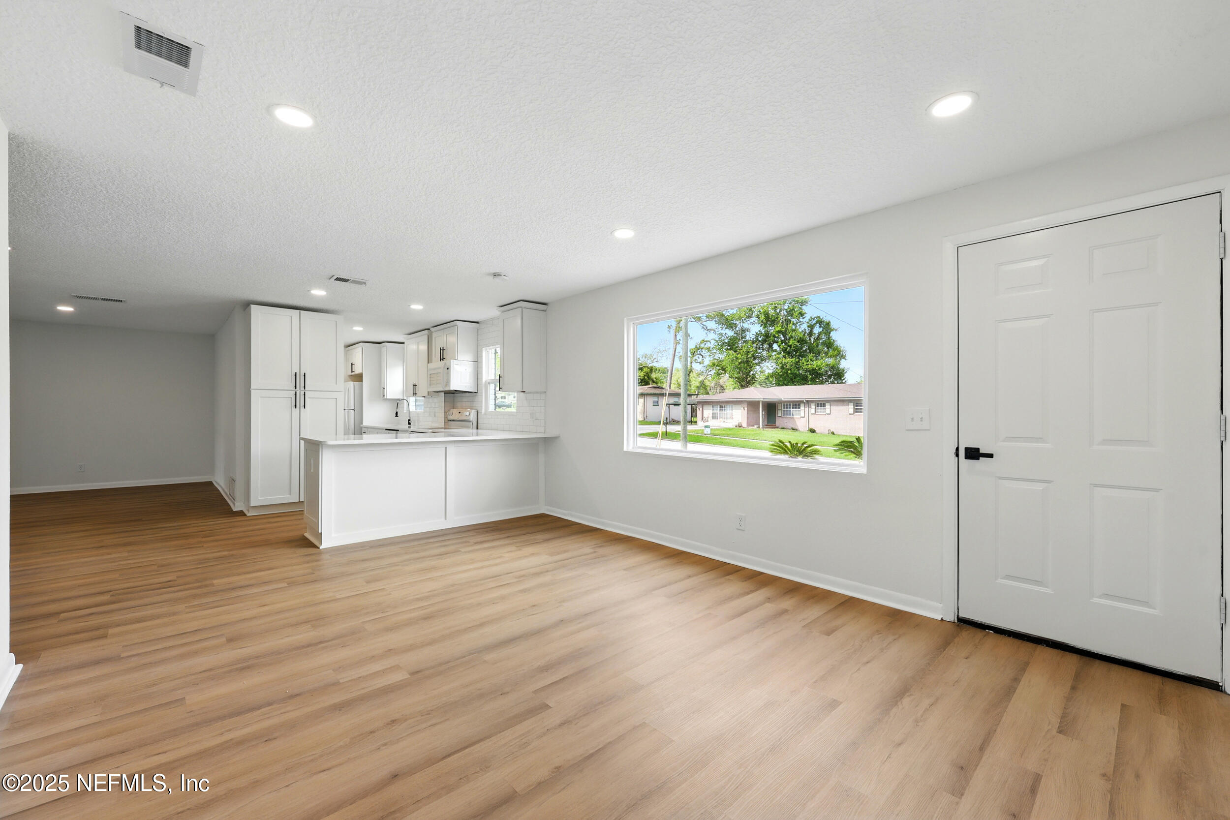 419 CAPRICORN Lane