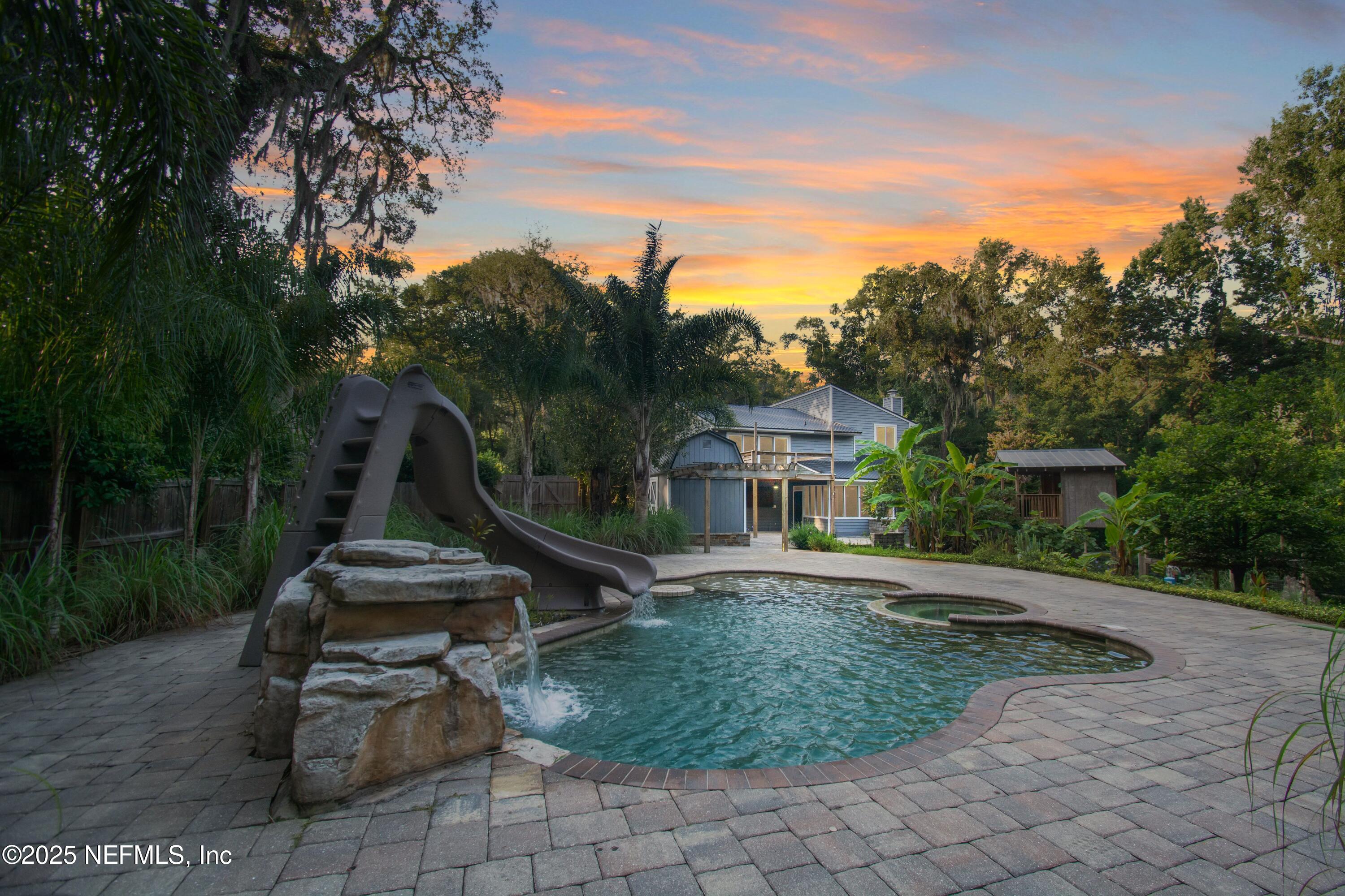 214 RAINTREE Trail