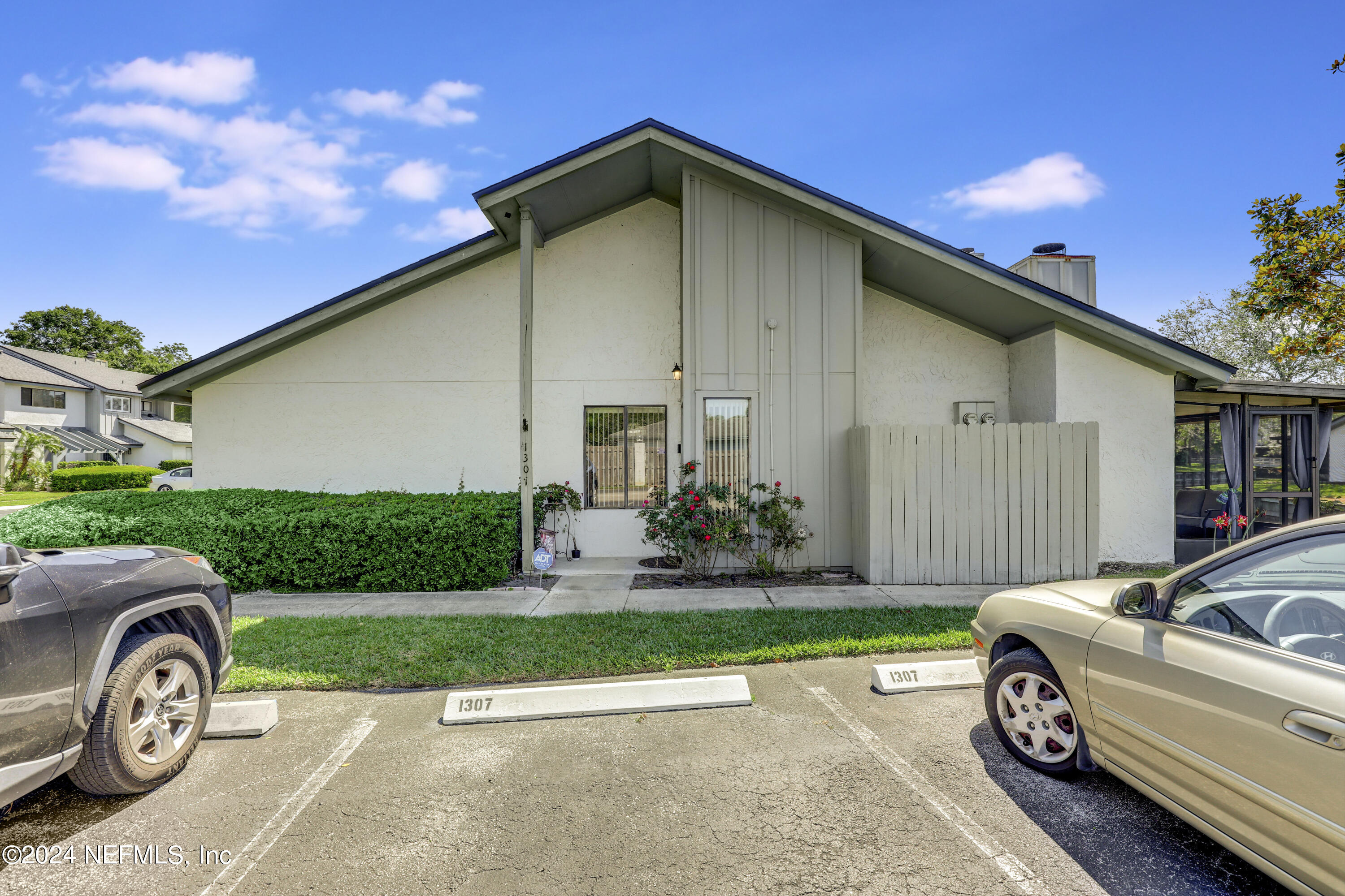 Jacksonville, FL home for sale located at 9360 Craven Road Unit 1307, Jacksonville, FL 32257