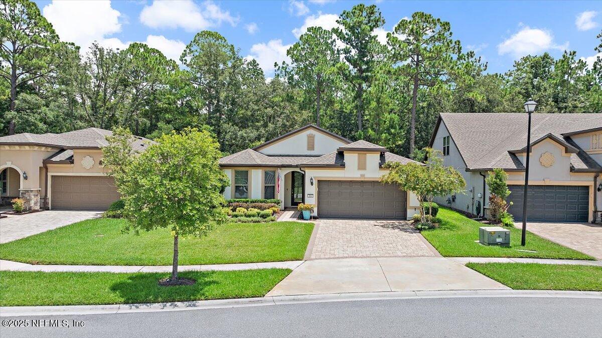 114 ARTIST OAKS Court