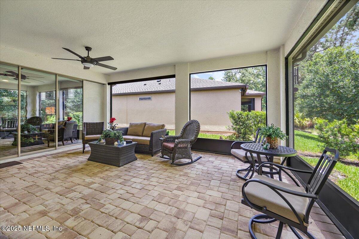 114 ARTIST OAKS Court