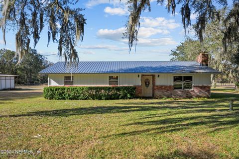 A home in Interlachen