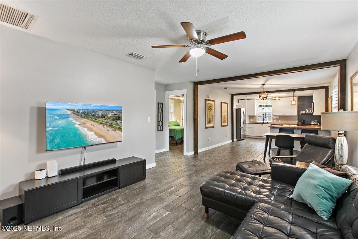 11828 LEONARDO Lane E