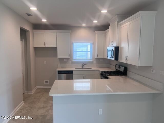 814 FARMFIELD Drive