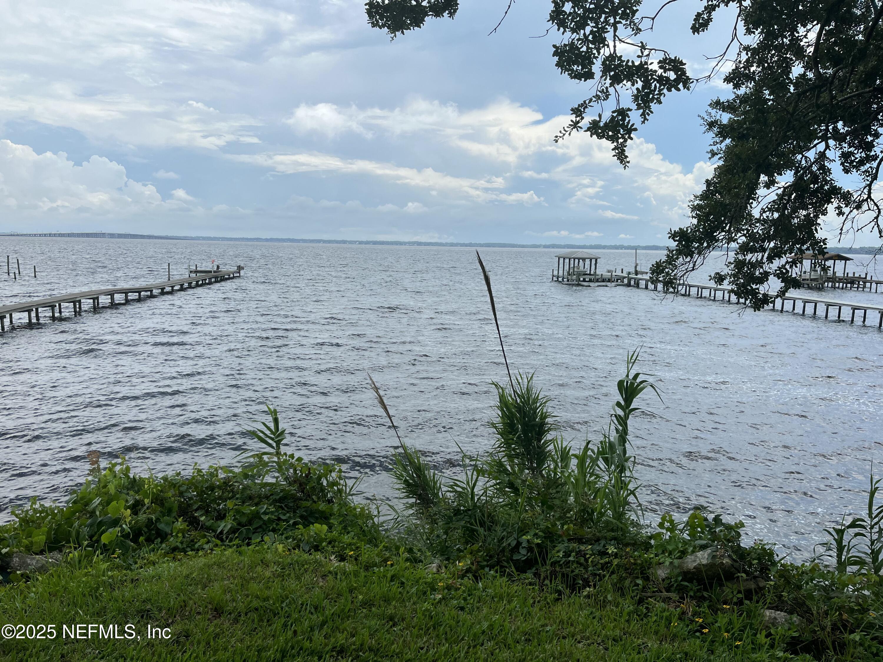 1050 RIVER Road