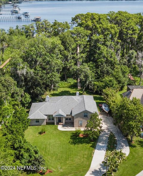 A home in Middleburg