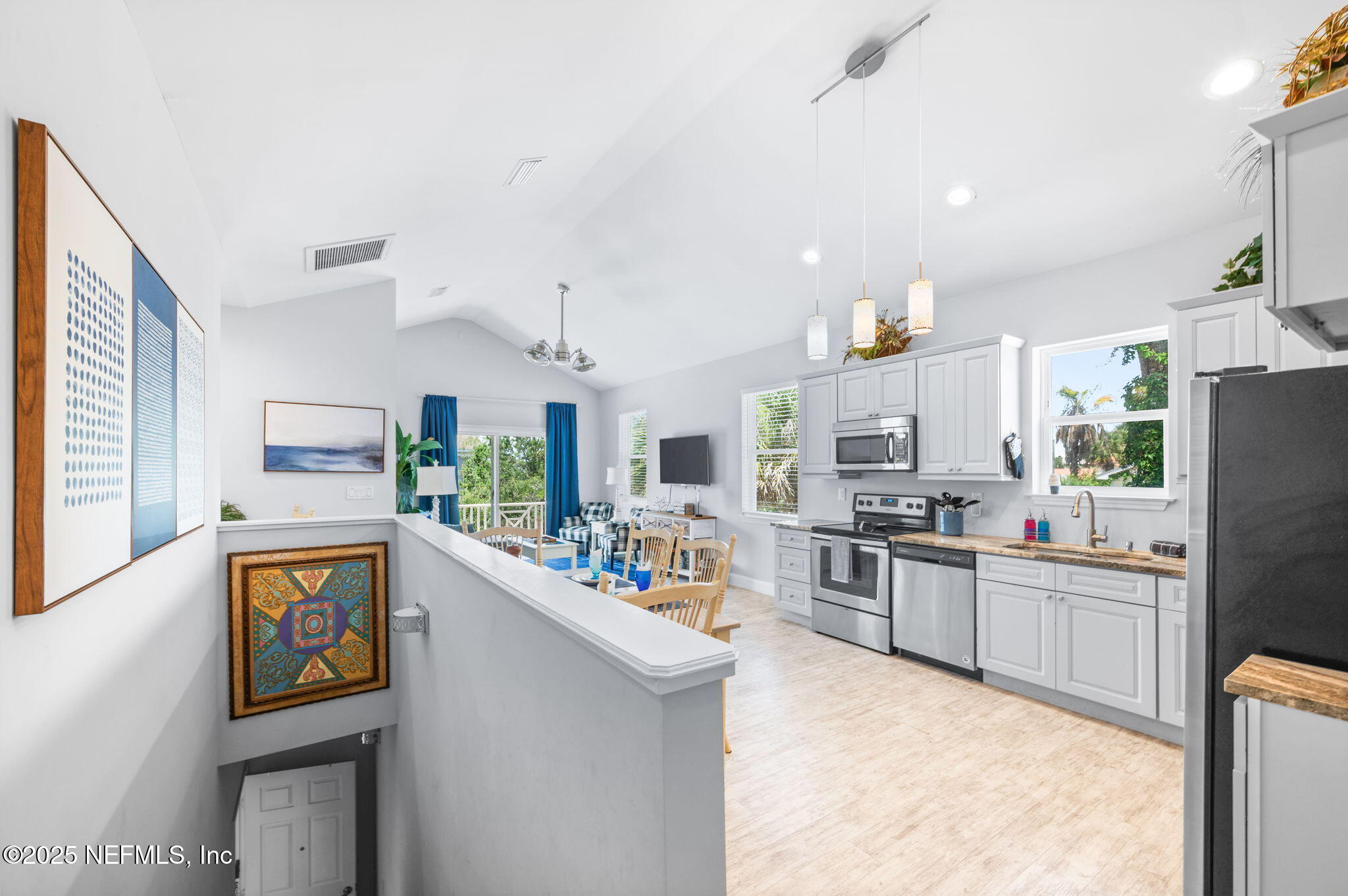 239 RIBERIA Street