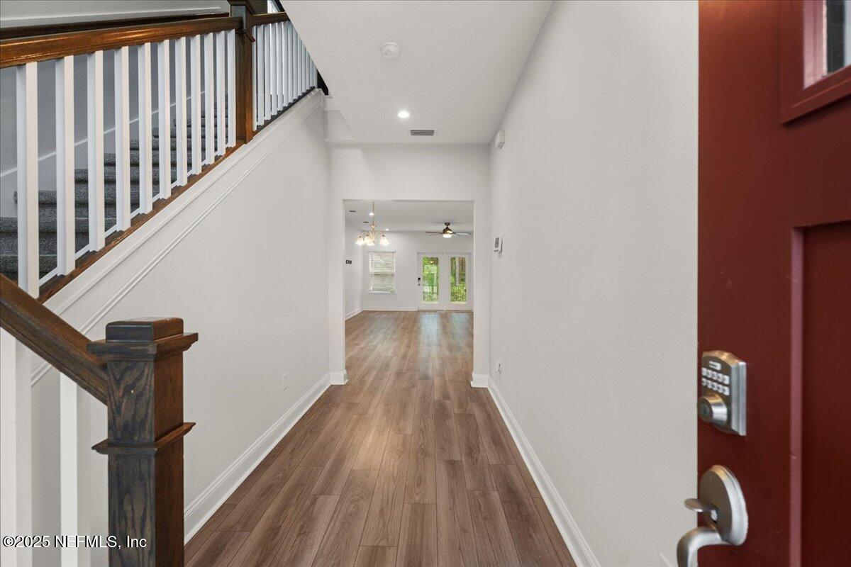 160 MEADOW CREEK Drive