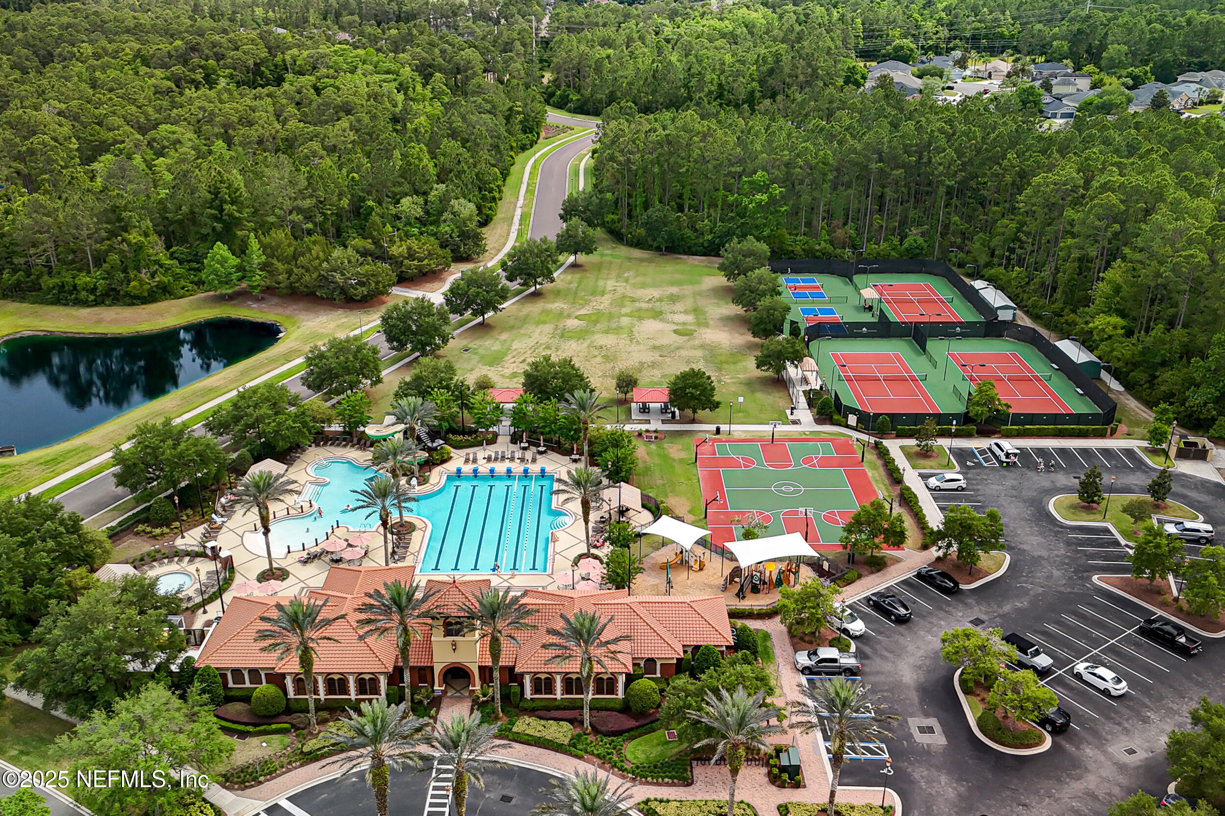 228 GLADSTONE Court