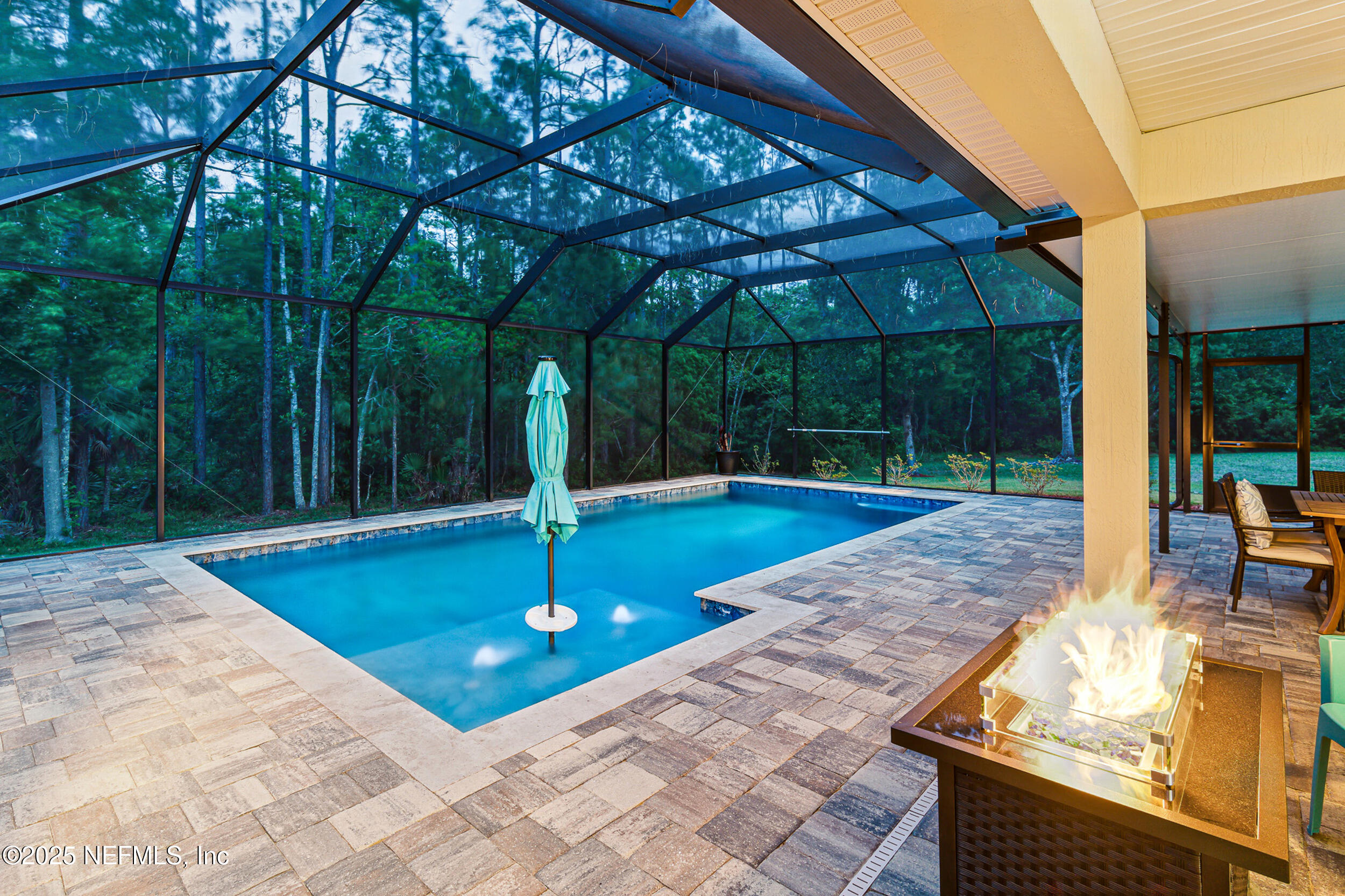 228 GLADSTONE Court