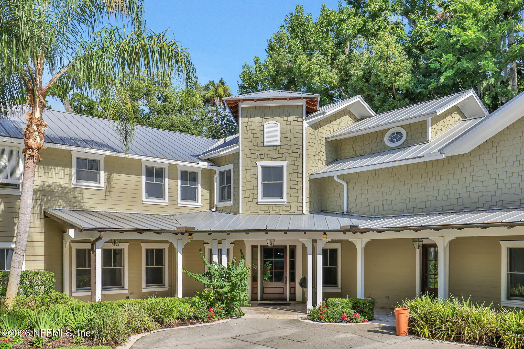 127 S ROSCOE Boulevard