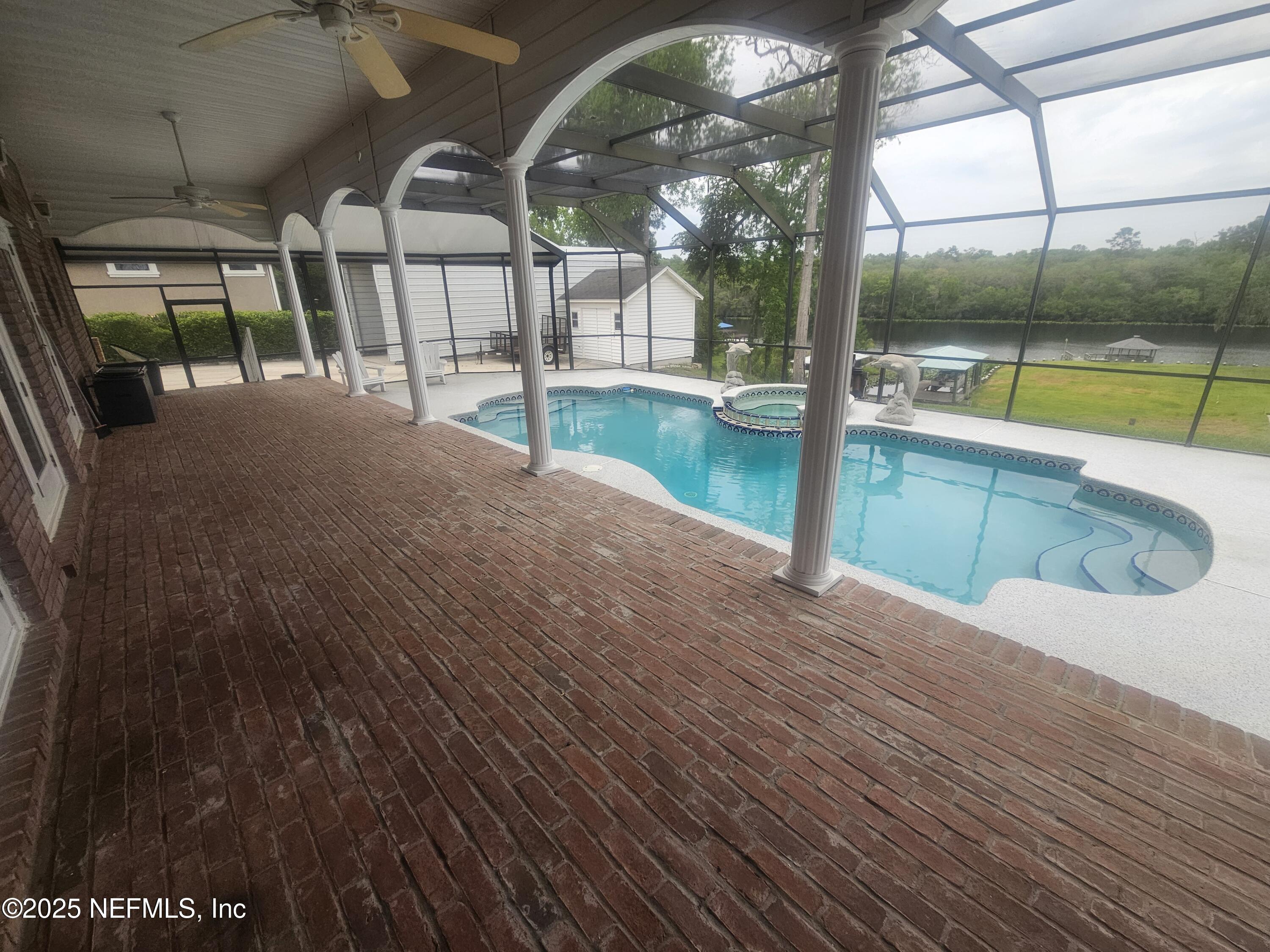 435 LAKE ASBURY Drive