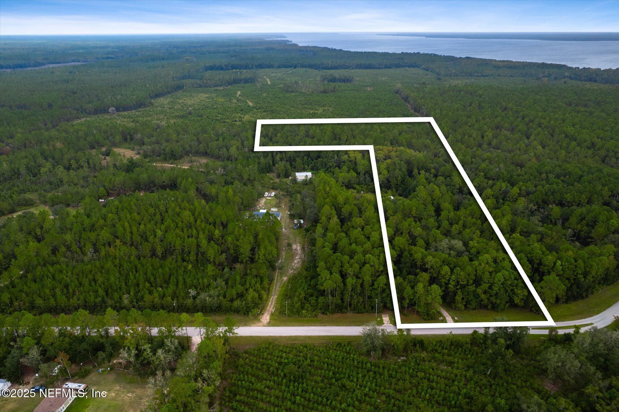 226 EAGLE CREEK Road