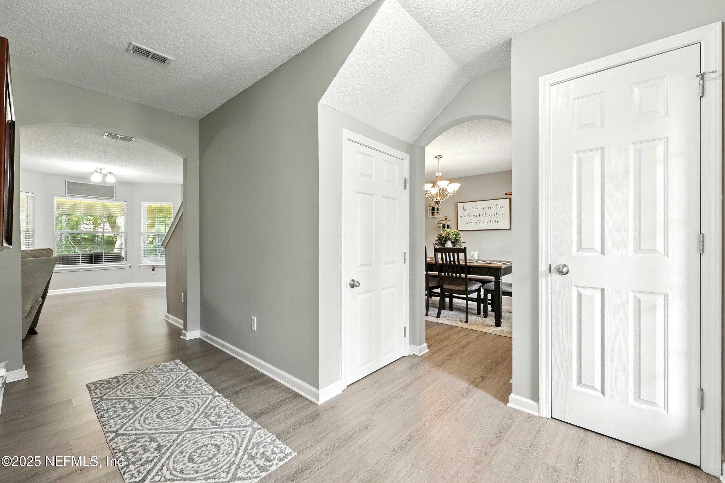 1906 VILLAGE RUN Place