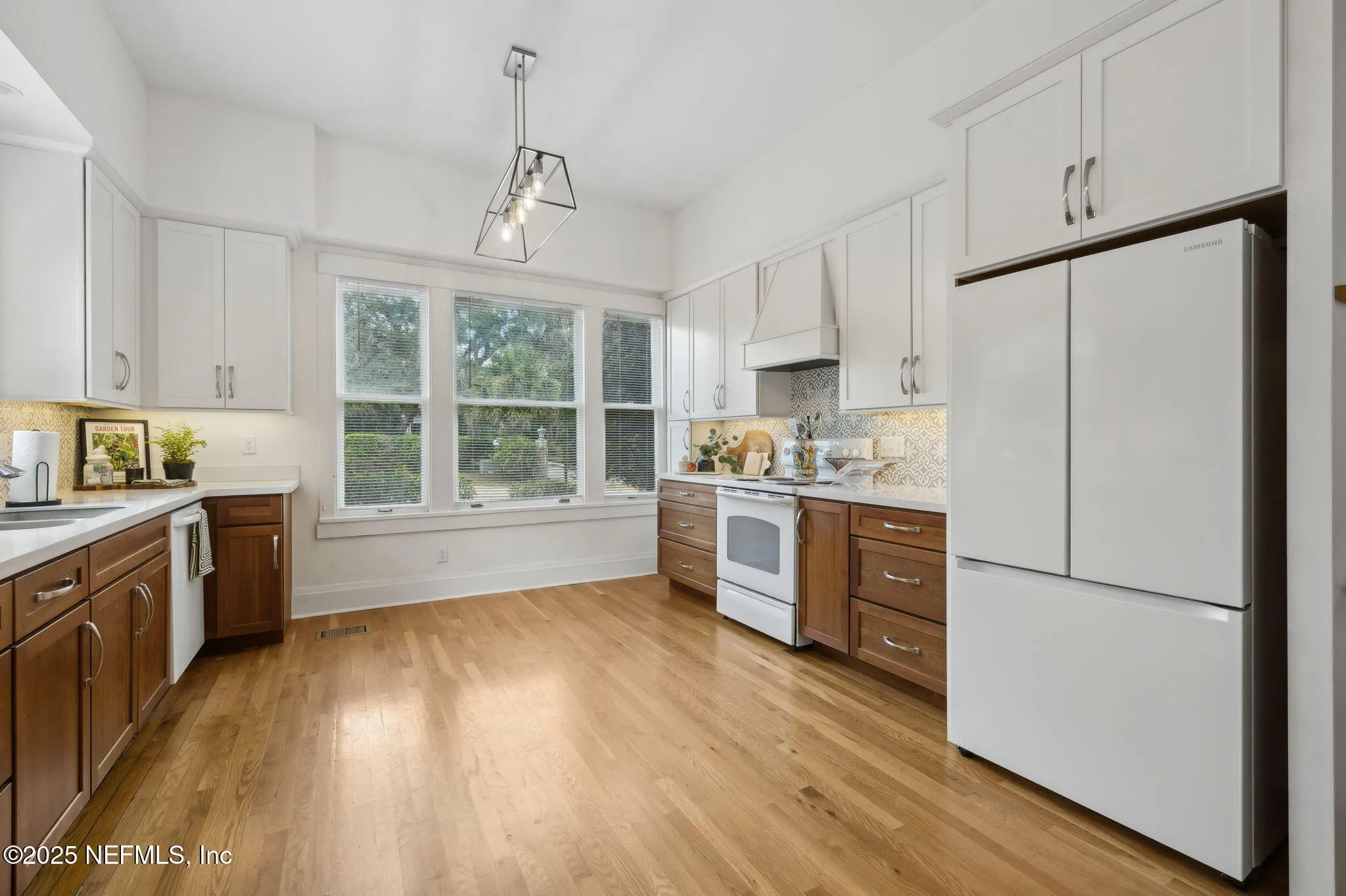 Jacksonville, Florida, 32205, United States, 4 Bedrooms Bedrooms, ,3 BathroomsBathrooms,Residential,Active,1929483