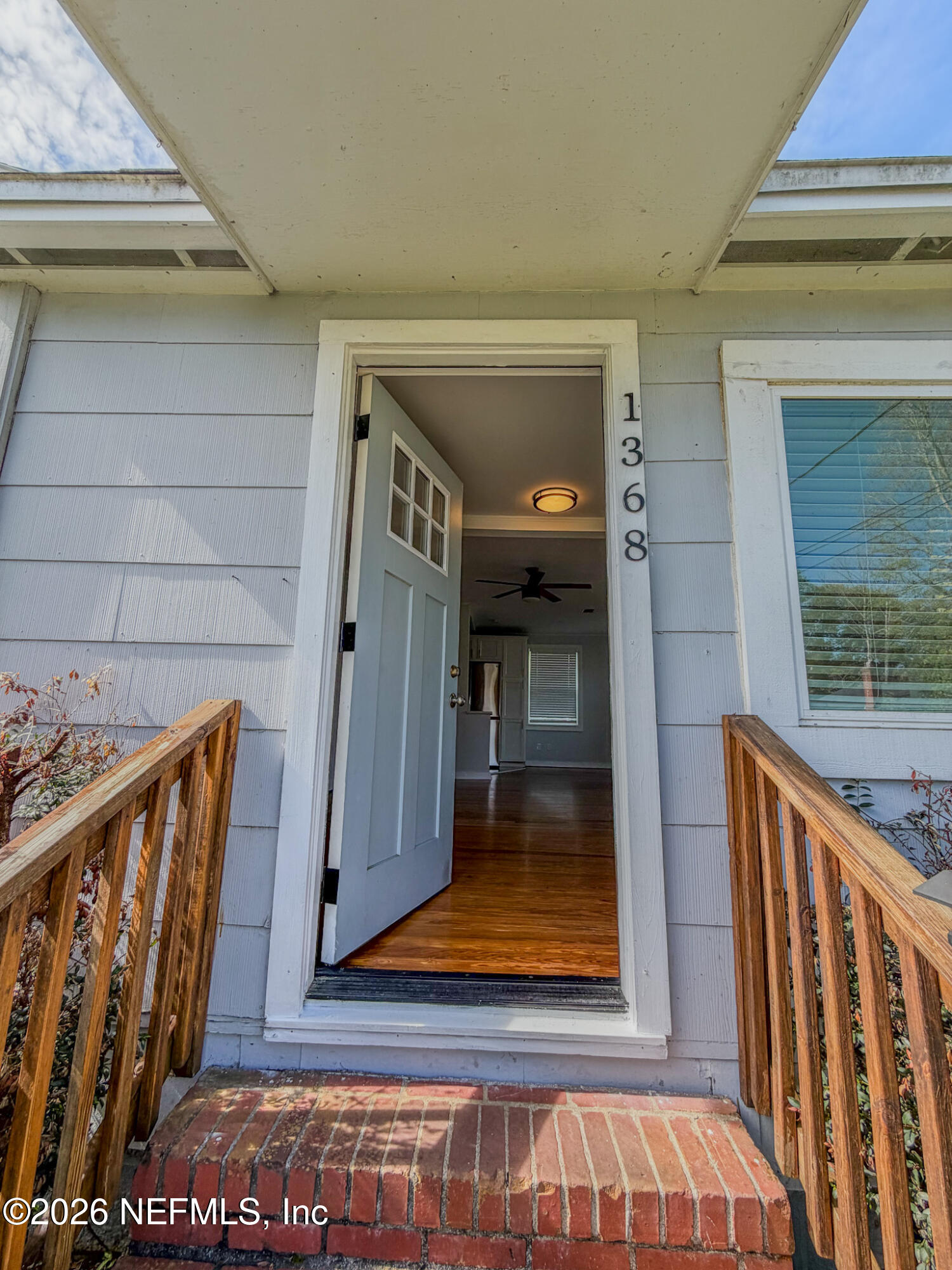 1368 RENSSELAER Avenue