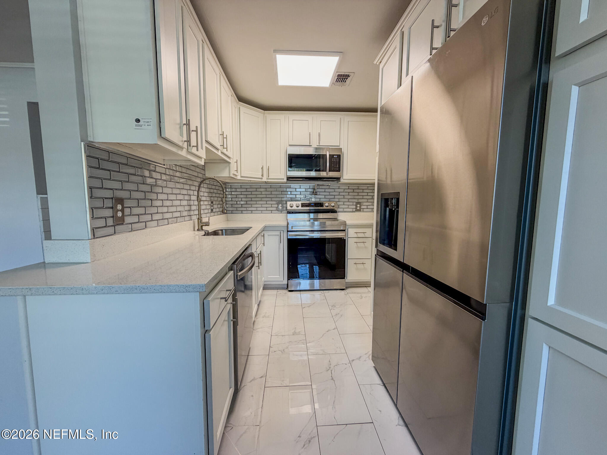 1368 RENSSELAER Avenue