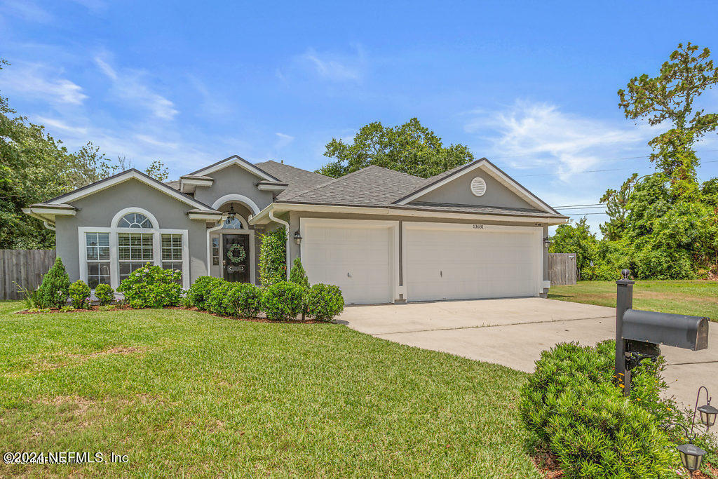 Jacksonville, FL home for sale located at 13681 Fish Eagle Drive W, Jacksonville, FL 32226