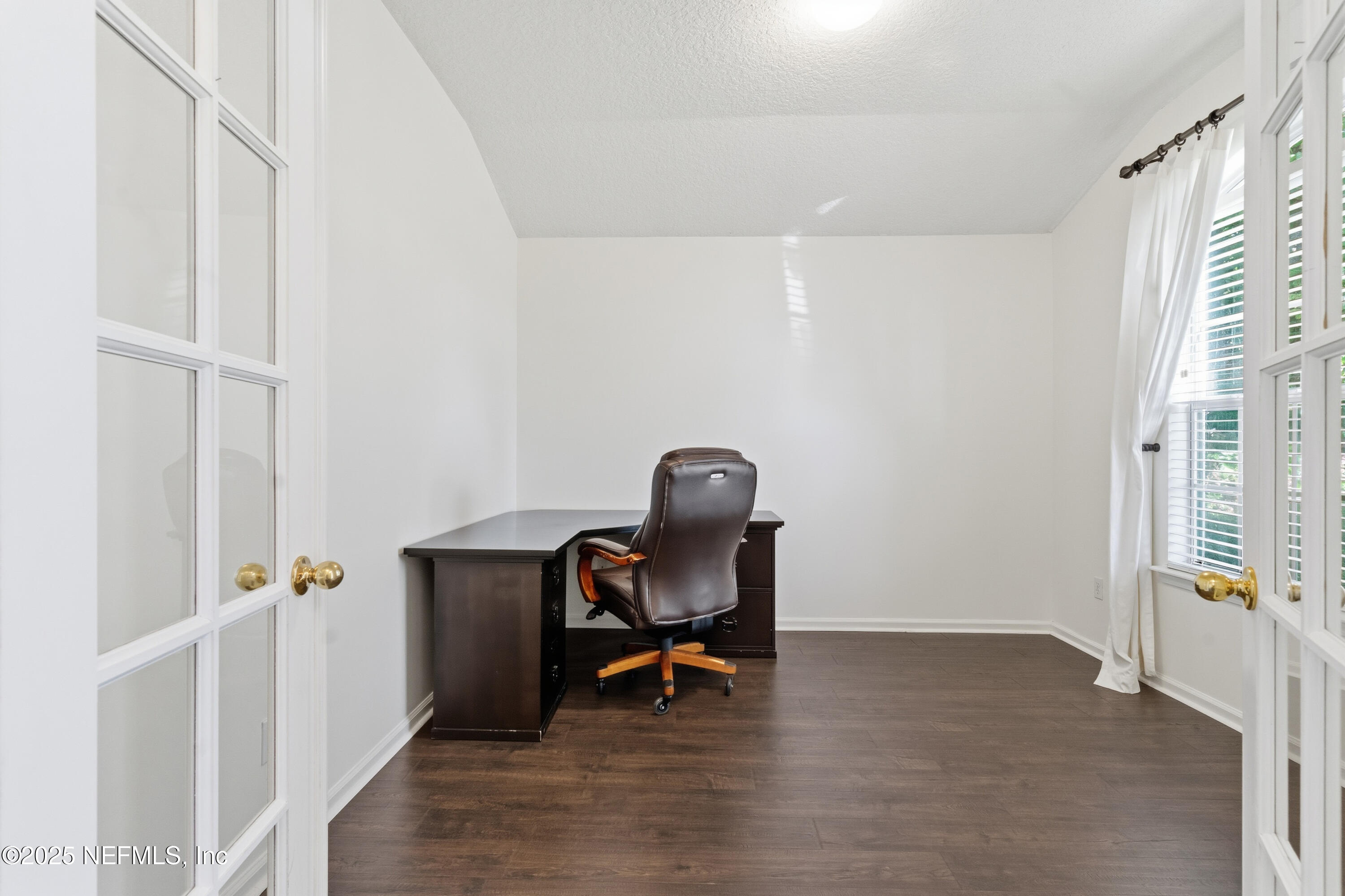 2444 CEDAR TRACE Drive W