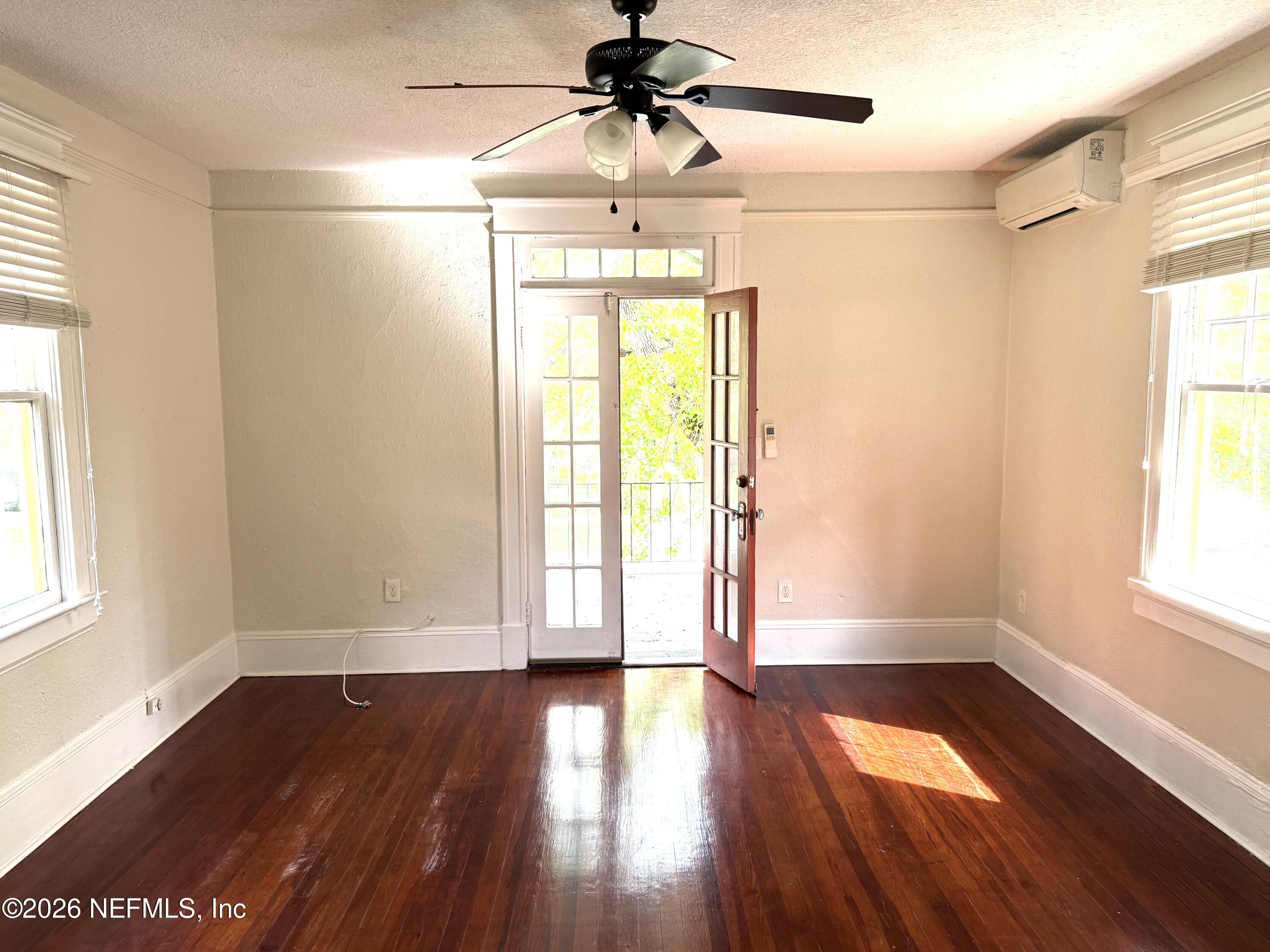 2116 HERSCHEL Street UNIT A