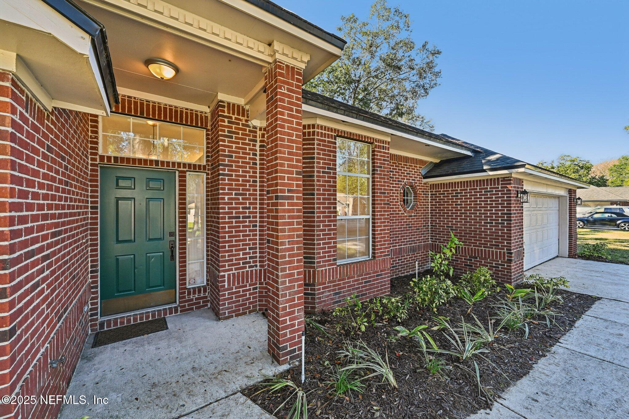 208 HONEYSUCKLE Way
