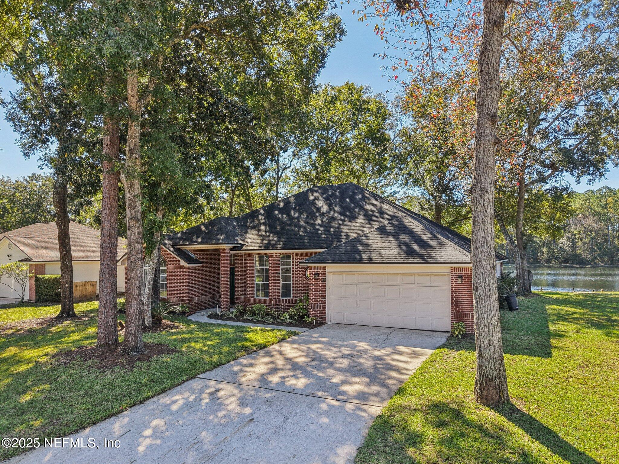 208 HONEYSUCKLE Way