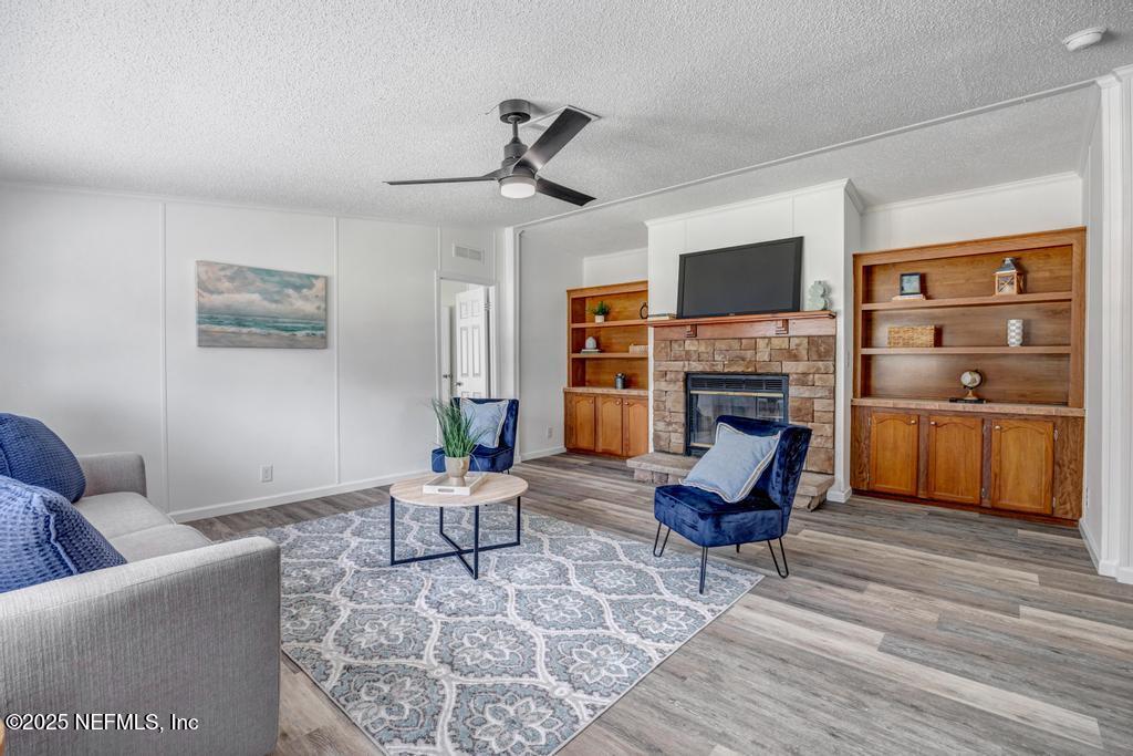 315 HORSETAIL Avenue