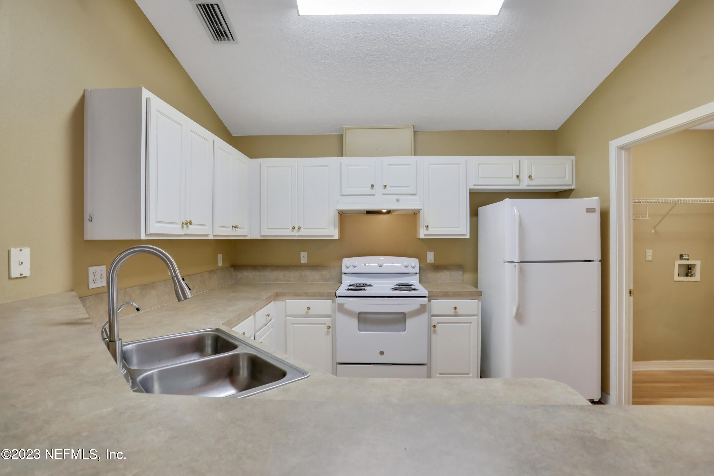 JACKSONVILLE, Florida 32244, United States, 4 Bedrooms Bedrooms, ,2 BathroomsBathrooms,Residential,Active,69869