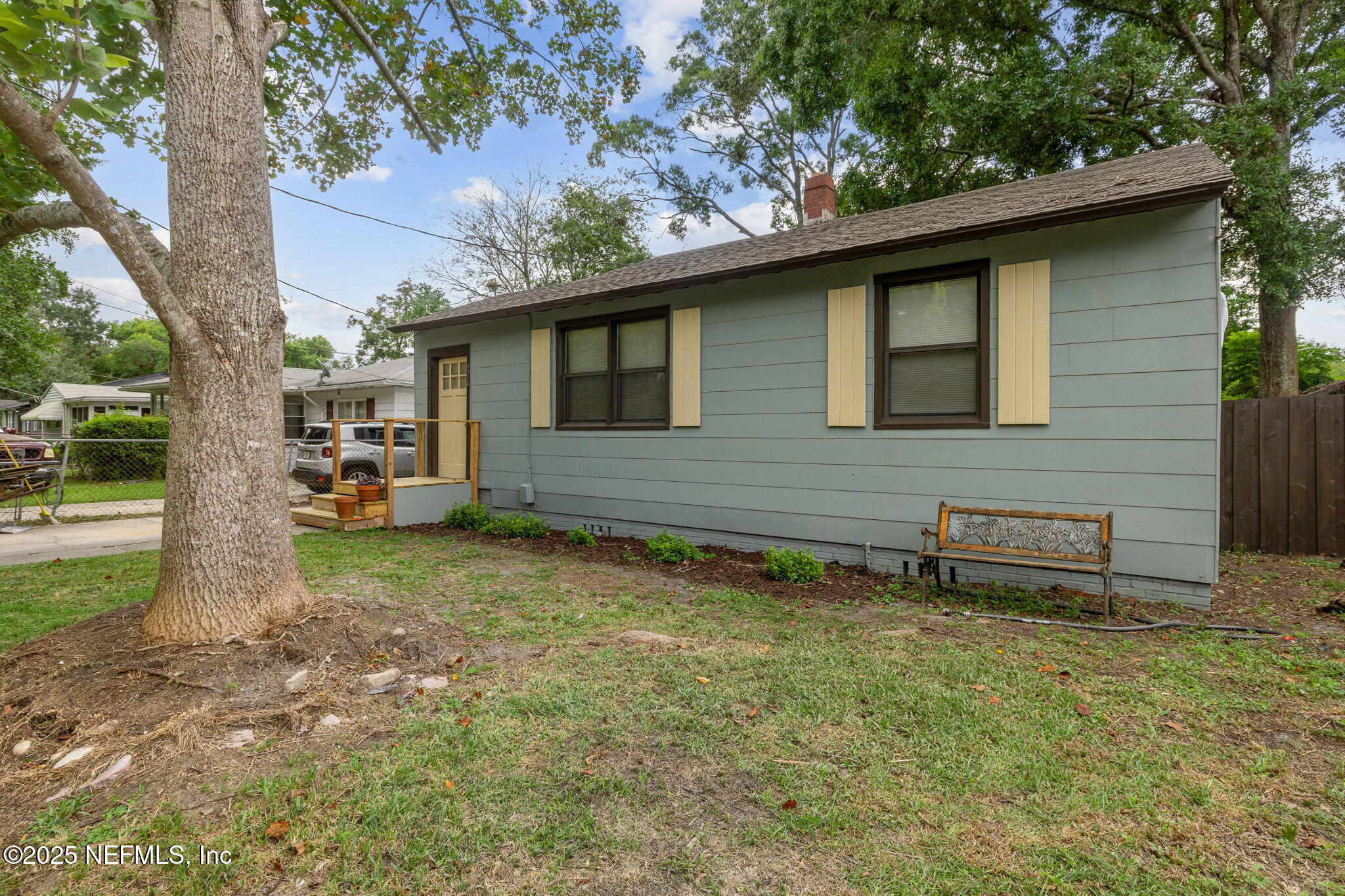 3332 DELLWOOD Avenue