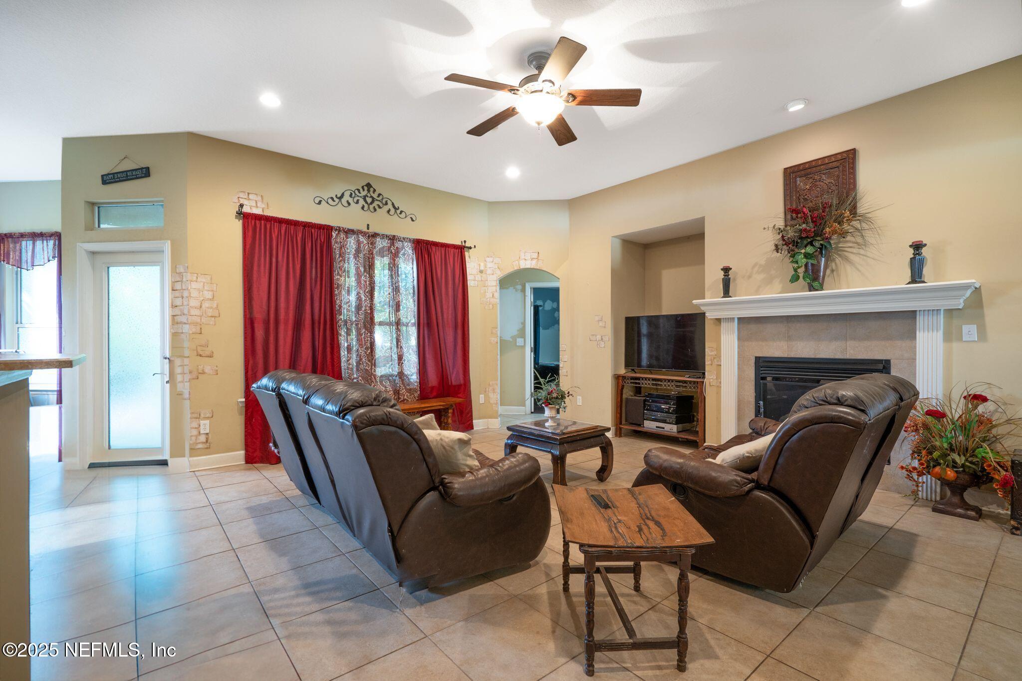 97447 BLUFF VIEW Circle